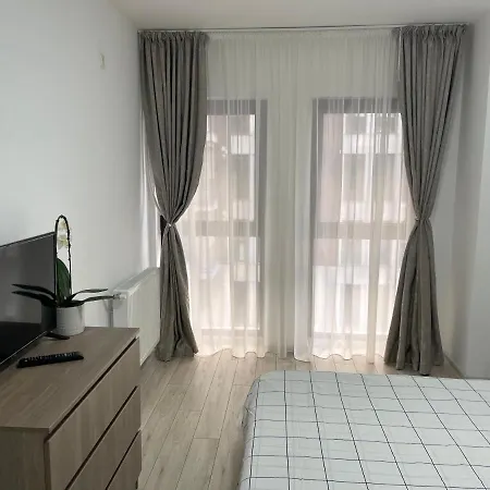 Moghioros Park * Бухарест